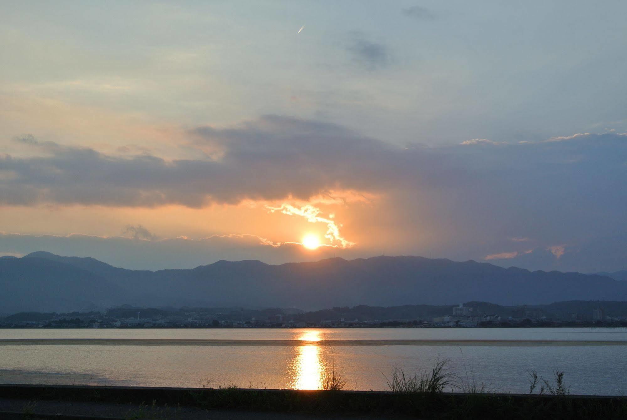 Hotel Biwako Plaza Moriyama Bagian luar foto